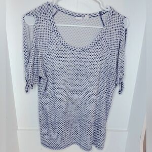 GAP Women’s Cold Shoulder Top